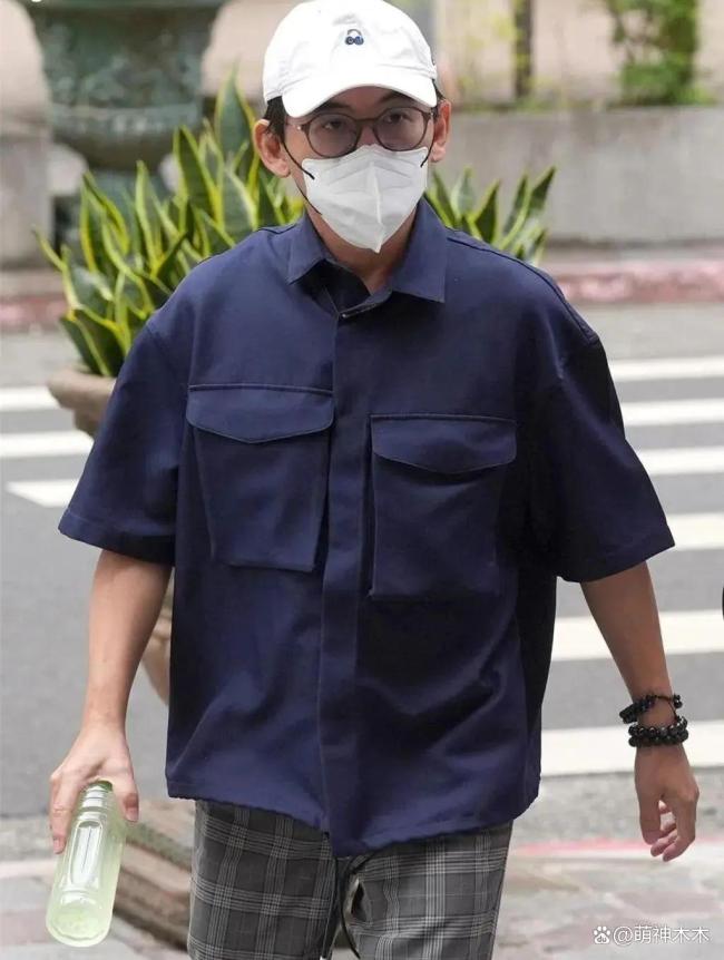 黄子佼案件细节曝光，最小受害女孩仅有十岁被标上真实名字联系方式！