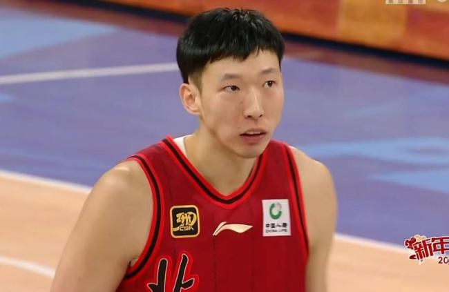 伤情比想象严重！周琦可能要做结膜缝合手术 北京男篮季后赛受影响 内线实力大减