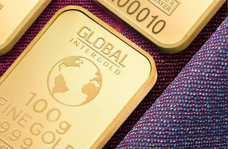 去年此时金价还在500元区间徘徊 金价突破3090美元创新高