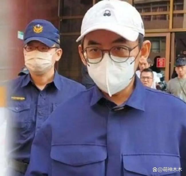 黄子佼案件细节曝光，最小受害女孩仅有十岁被标上真实名字联系方式！