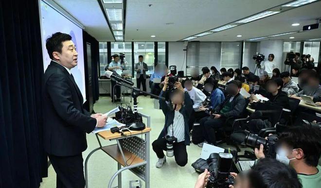 金赛纶：金秀贤用合同骗我！另：家人曝两人16岁恋爱证据