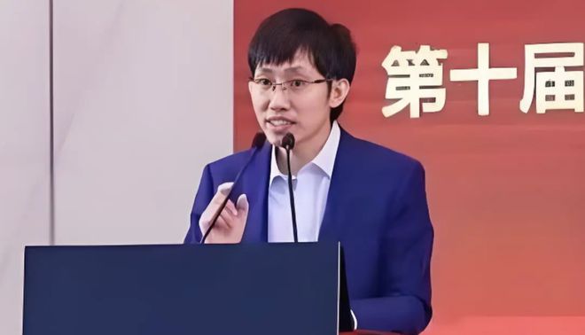 DeepSeek创始人梁文锋，首登全球富豪榜