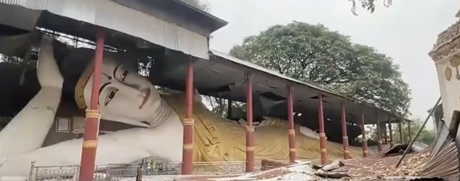 缅甸巨型卧佛像在地震中严重受损