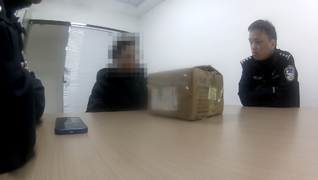 小伙取13万现金给表弟当彩礼，却被警察请进派出所小伙取13万现金给表弟当彩礼，却被警察请进派出所