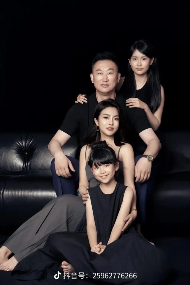 妻子曝光刘维伟婚内出轨：带小三出入球队，威胁烧毁女儿学校