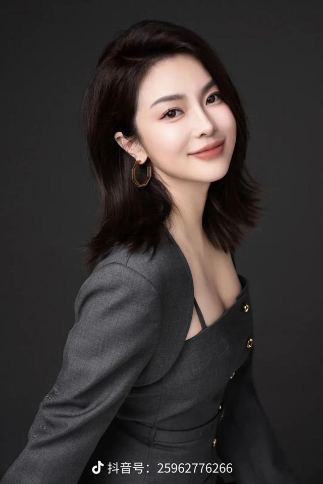 妻子曝光刘维伟婚内出轨：带小三出入球队，威胁烧毁女儿学校