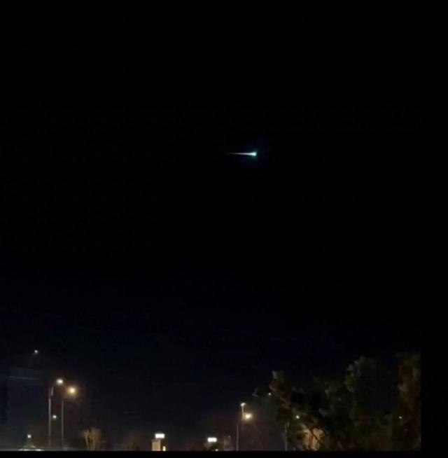 昨夜多地惊现火流星！“瞬间天都亮了”