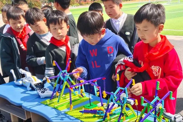 郑州市二七区漓江路小学：科技“童”行，创新有我