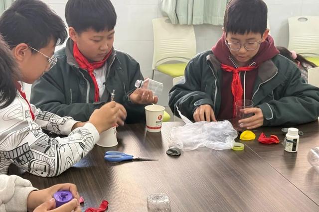 郑州市二七区漓江路小学：科技“童”行，创新有我