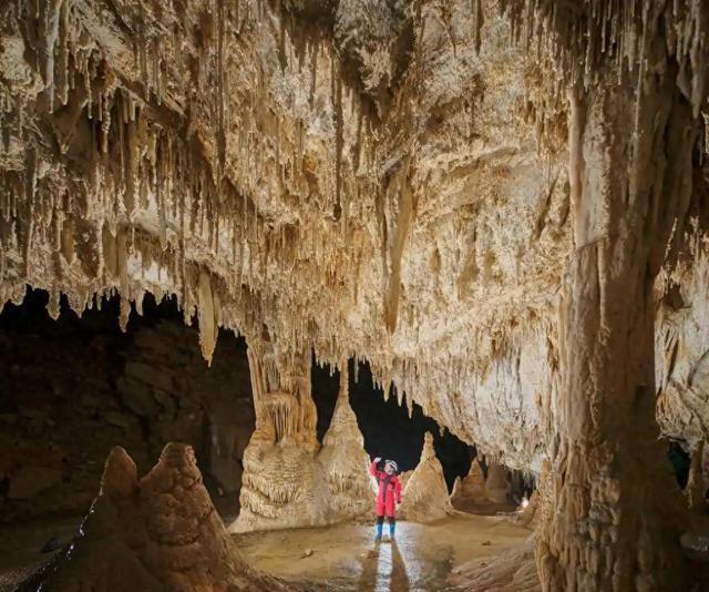 贵州深山4.8亿年“地下水晶宫”,被一条引水涵洞意外启封