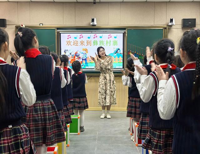 “领雁”领航？ “微光”聚芒！嵩山路学校巧用标杆示范引领