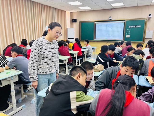 “领雁”领航？ “微光”聚芒！嵩山路学校巧用标杆示范引领