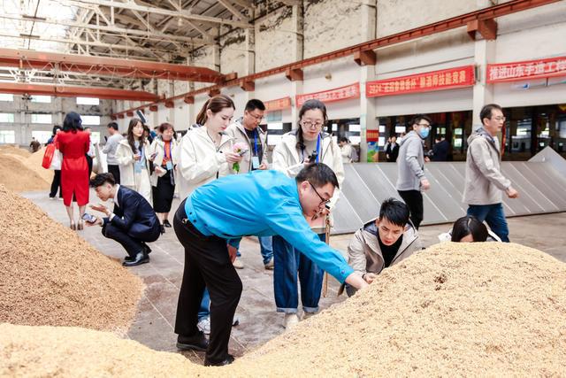 “花开齐鲁遍地香—新发展理念广电融媒体山东采访行”启动