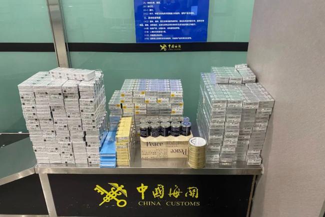 大连海关截获43500支香烟