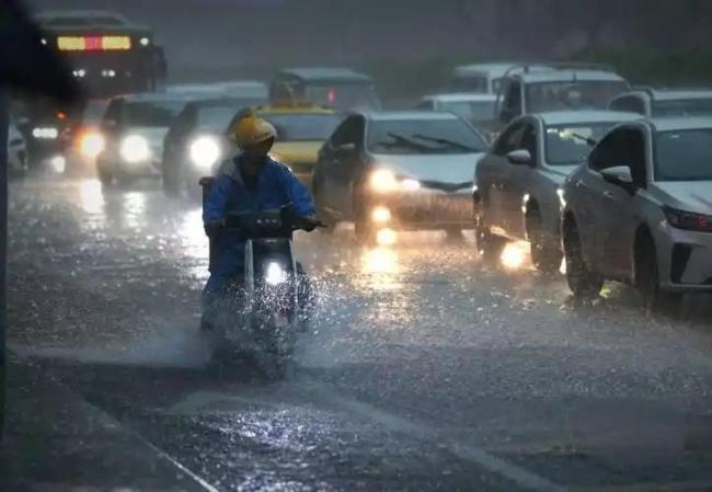 广东北部等地部分地区有大暴雨 警惕地质灾害