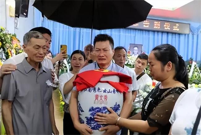 回顾2019年扶贫干部黄文秀因山洪遇难，年仅30岁，遗留日记让人泪目
