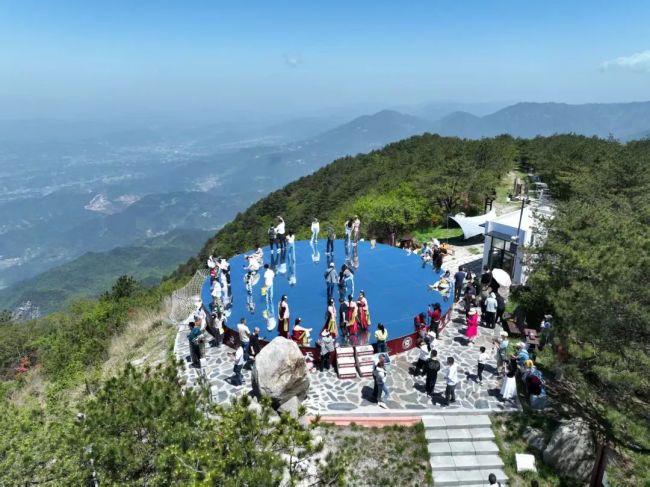 五一湖南岳阳文旅上演三连跳增长 景区人气爆棚