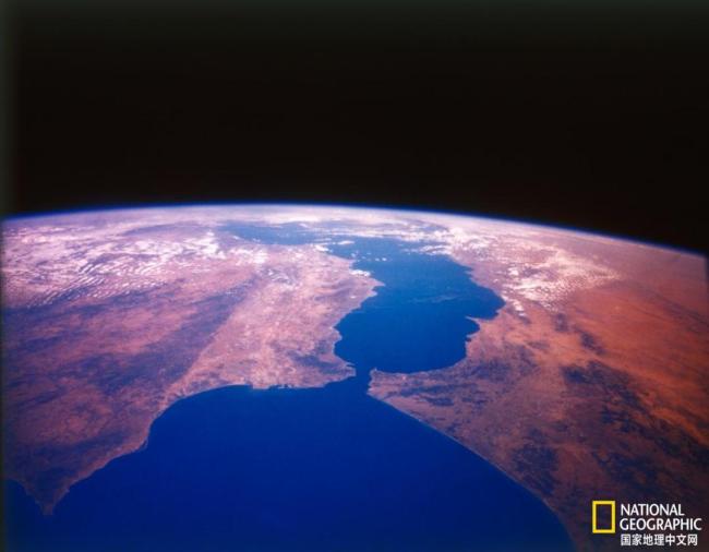地球上最大的毁灭级洪水，如何让干涸的地中海 “起死回生”