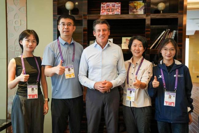 世界田联主席点赞广州体育氛围 市民热情观赛感动主席