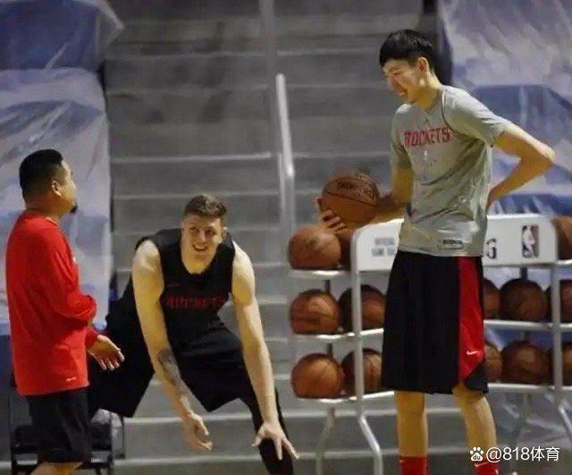 周琦连线哈尔滕施泰因：多年未见你想我了吗 昔日队友情深依旧