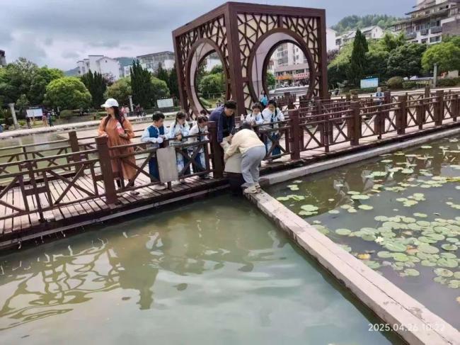 幼儿园保安旅游2天连救6人 英勇事迹感动众人