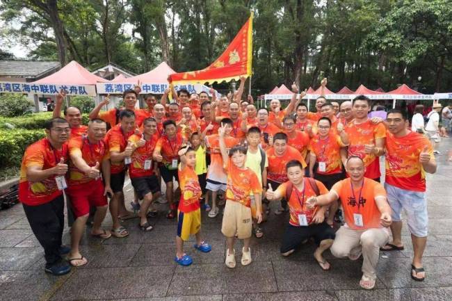 在广州为何房东痴迷扒龙船，江河湖海陆续上演“飙船”大片
