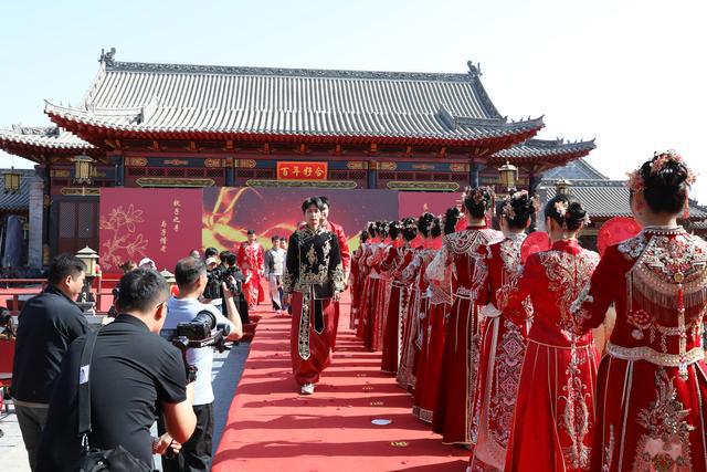商丘睢阳丨集体婚礼引领文明婚俗新风尚
