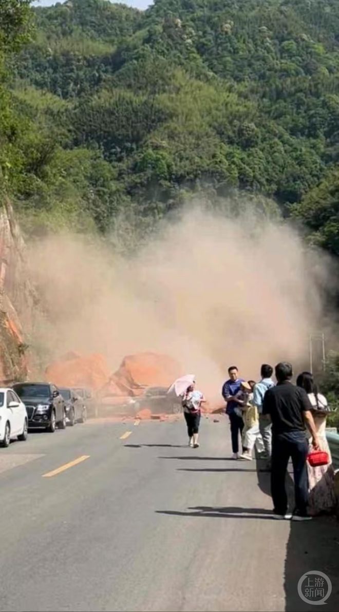 贵州赤水丹霞大瀑布附近山体塌方车辆被埋，景区：无伤亡，道路已恢复