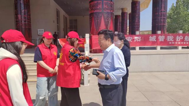安阳市城管局主要领导调研“五一”安全管理与服务保障工作