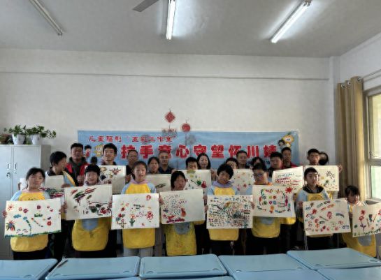 沁阳市民政局开展“巧手创梦想 特教共成长”活动