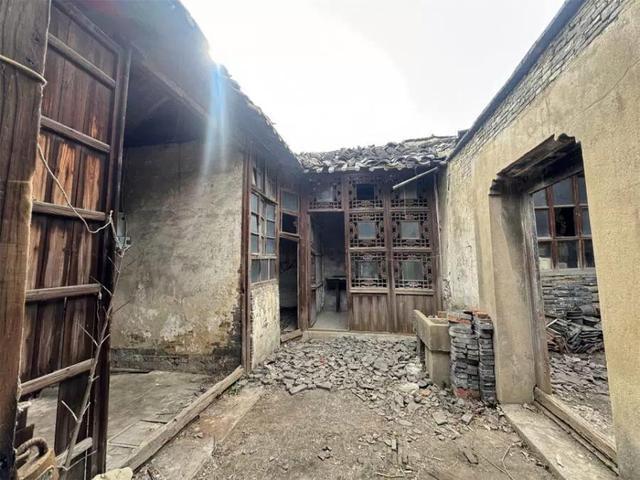 扬州一清代文物合院618元起拍:暂无人报名，曾流拍2次