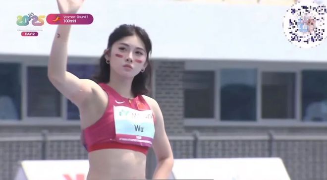 13秒07，吴艳妮亚锦赛小组第二晋级
