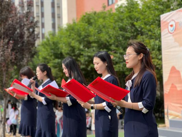 香山小学：童心筑梦展风采 艺彩飞扬庆六一