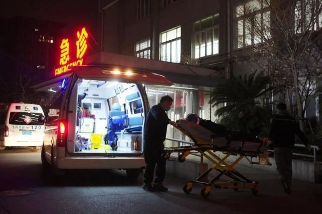“黑救护车”为何屡禁不绝 高额费用与监管难题