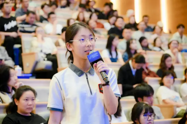复旦大学法医学与法庭科学学院成立 李昌钰受聘名誉教授