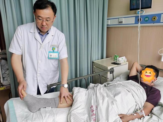 男子鱼没钓到自己进了医院