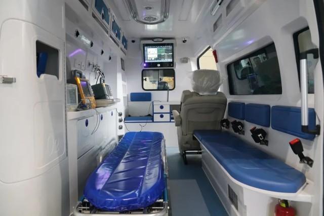 “黑救护车”为何屡禁不绝 高额费用与监管难题