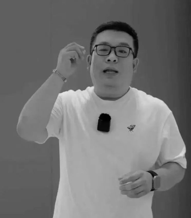百万粉丝网红车评人突发疾病去世，年仅40岁