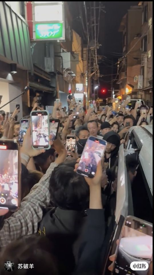 化妆师因粉丝追拍摔倒骨折，周杰伦呼吁理性追星