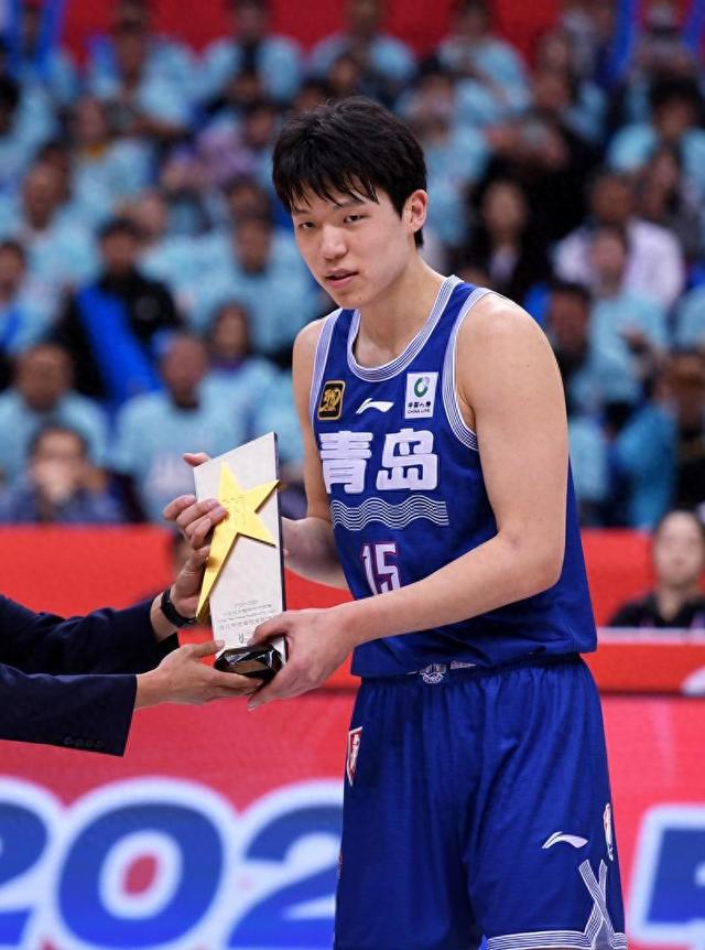 中国球员杨瀚森被NBA开拓者选中 第16顺位