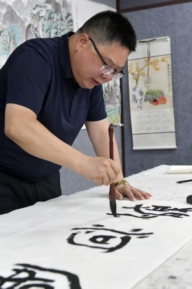 “韩国东洋书艺协会”官网刊文详介著名书法家史宝银