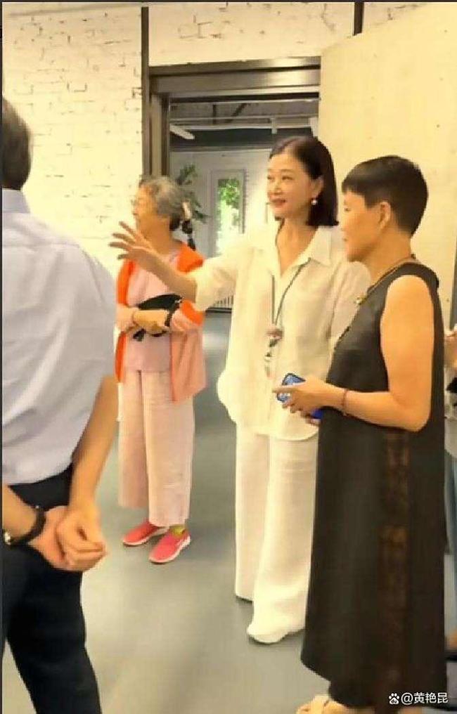 58岁宋祖英近照罕曝光 模样大变 优雅老去引热议