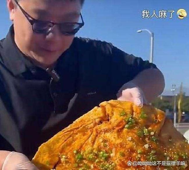 美国卖酱香饼摊主：有合法执照证件 创业合规是底线