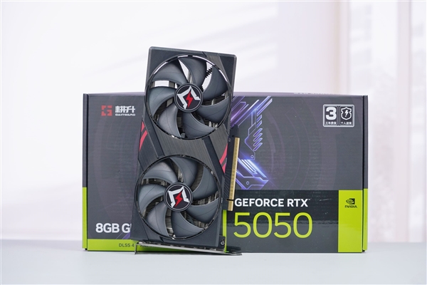 双风扇短小精悍！耕升RTX 5050追风OC显卡图赏
