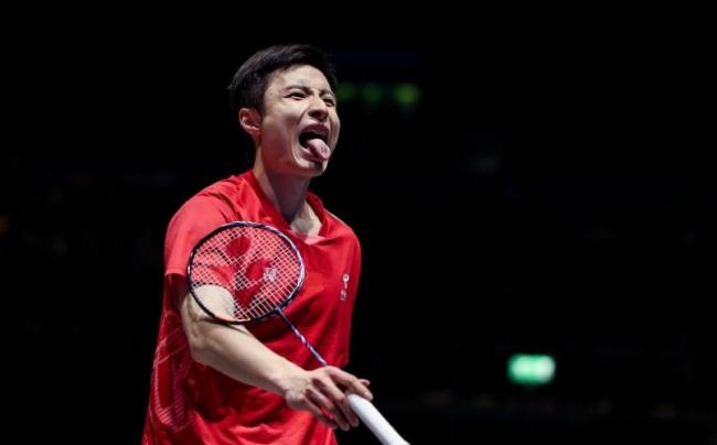 国羽一哥拒绝翻车！决胜局一波流，石宇奇2-1伍家朗晋级8强 强势逆转锁定胜局