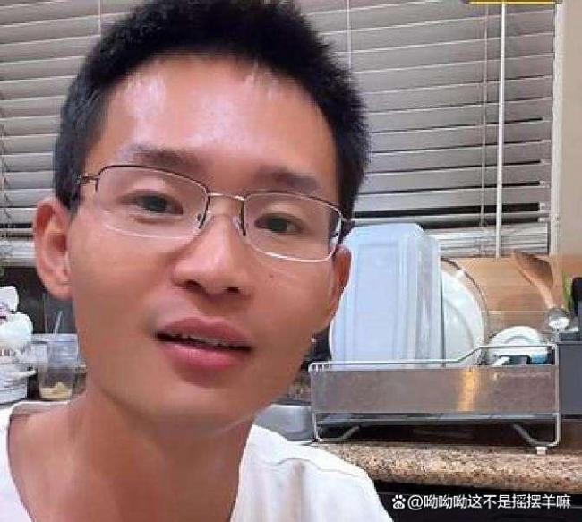 美国卖酱香饼摊主：有合法执照证件