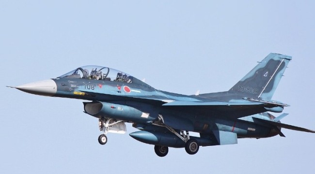 刻舟求剑还能这么演？辽宁舰刚离开，日战机虚空“追打”中国航母