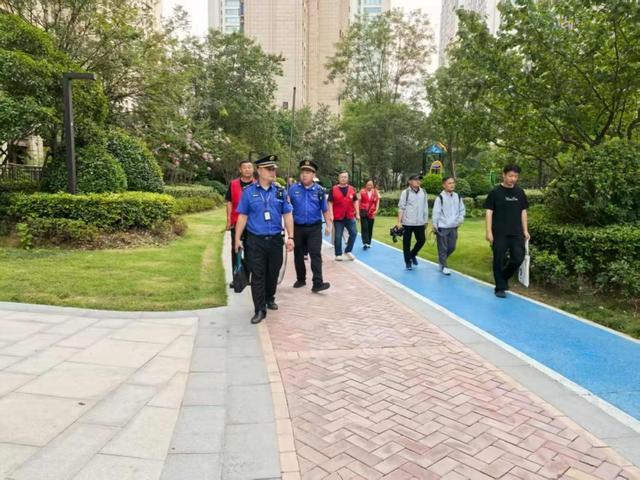 “三联养犬 我是党员我先行”