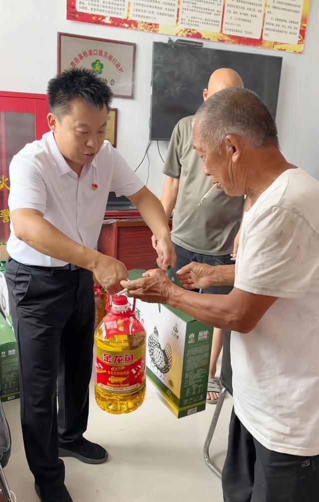 苏阁村的建军节：军歌里的初心 饺子里的深情