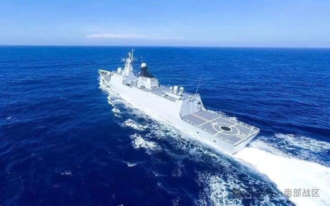 通辽舰、郴州舰赴南海某海域，开展实际使用武器训练，重点围绕对岸打击、对空综合防御等展开